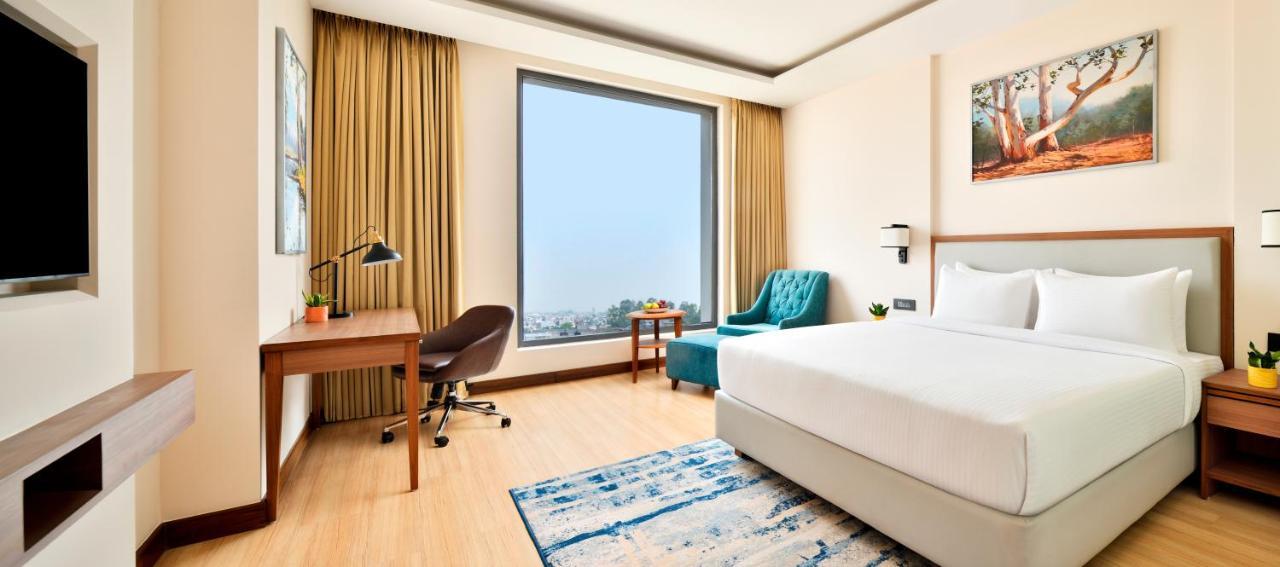 Hotel Golden Tulip Jalandhar Exterior foto